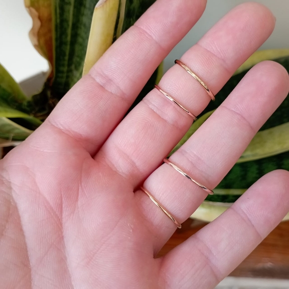 ✨100rs✨Set of 4 Mini Quirky Rings - Picture 6 of 8